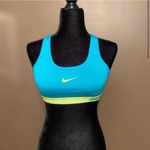 NIKE PRO Dri Fit Padded Sports Bra Size Small